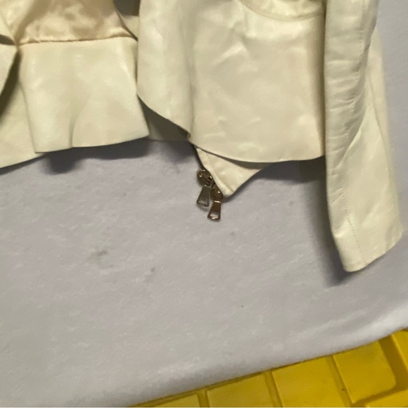 Valentino Roma White Ruffle Leather Jacket Blazer Size 6 - Picture 6 of 10